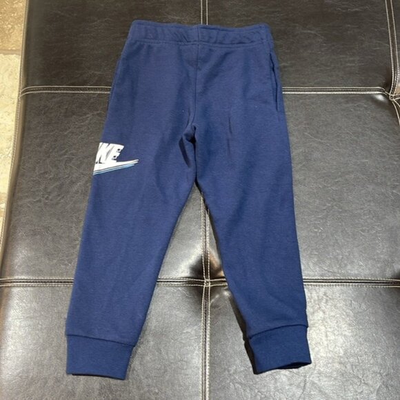 Nike Sportswear Club Fleece Kids' Track Pants - Picture 6 of 8